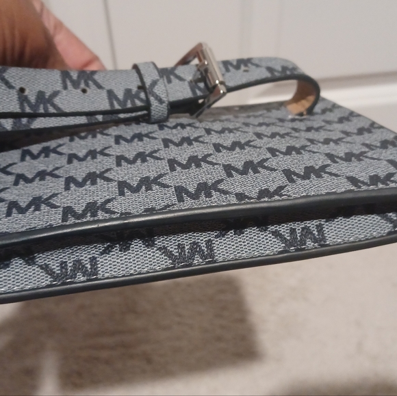 Michael Kors belt bag - Picture 5 of 6